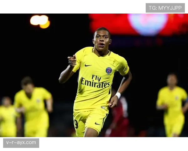 新星闪耀！年轻前锋赛季首战大放异彩引热议