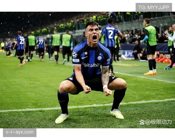 新赛季足球联赛即将打响，明星球员转会风波引热议