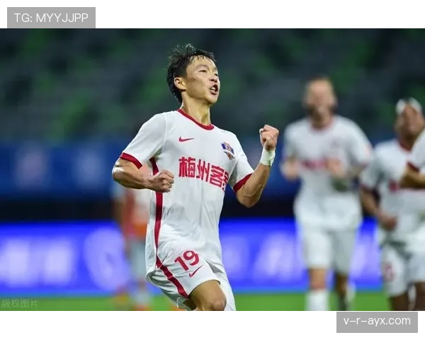 吴曦持续保持高水平竞技状态，助力球队逆转战局表现稳健