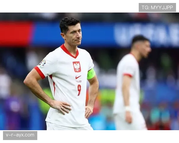 这莱万天天健身房露面，难道不是普通人能撑住的疯狂节奏？